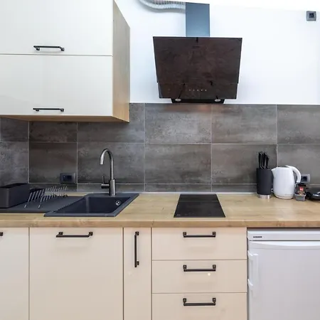 Family - Vranjes بيت ضيافة