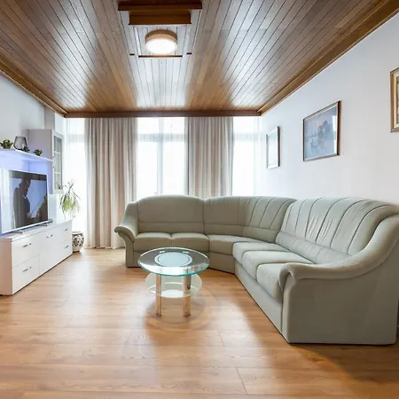 بيت ضيافة Family - Vranjes 3*