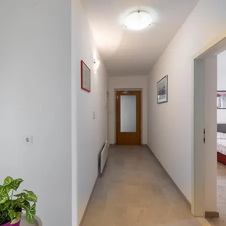 Family - Vranjes ماكارسكا