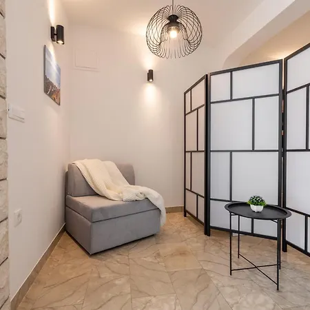 Family - Vranjes بيت ضيافة 3*