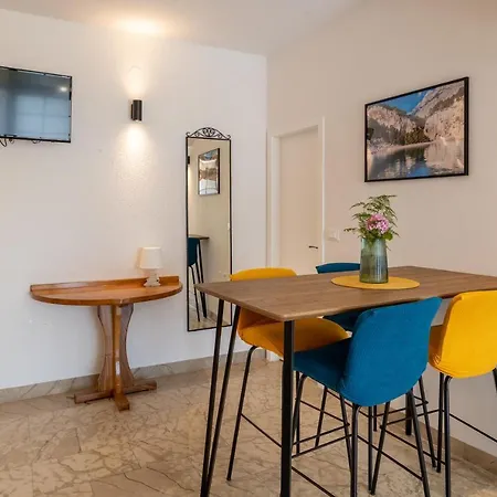 بيت ضيافة Family - Vranjes