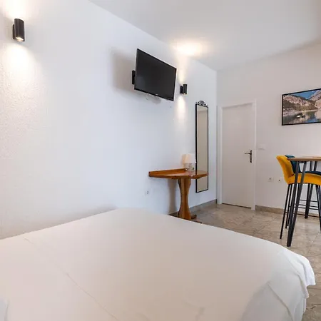 بيت ضيافة Family - Vranjes