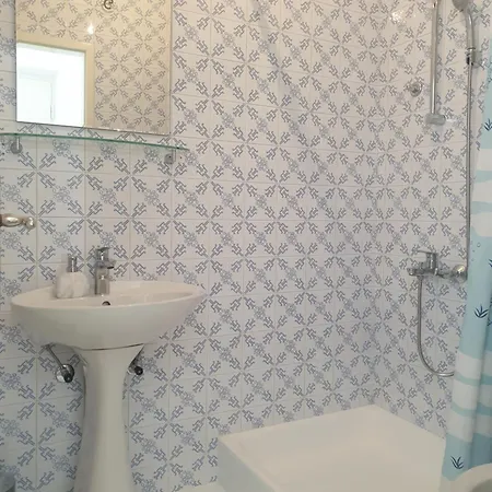 Family - Vranjes بيت ضيافة ماكارسكا